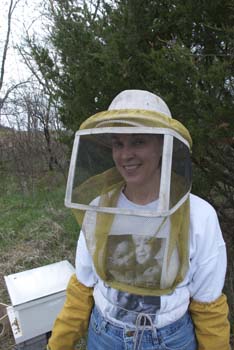 Peg the apiarist